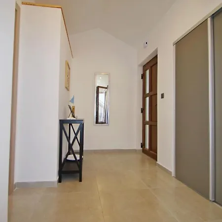 Apartment In Fazana Mit Schoenem Balkon