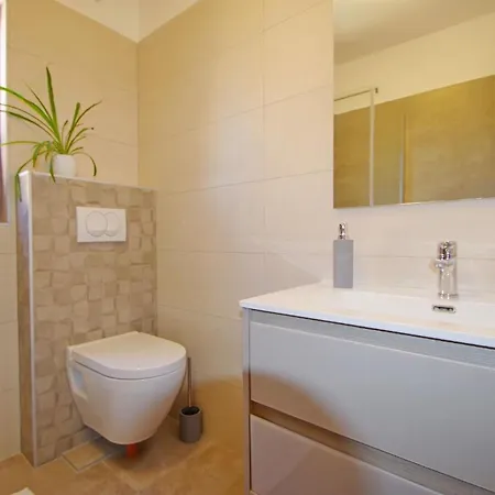 Apartment In Fazana Mit Schoenem Balkon *